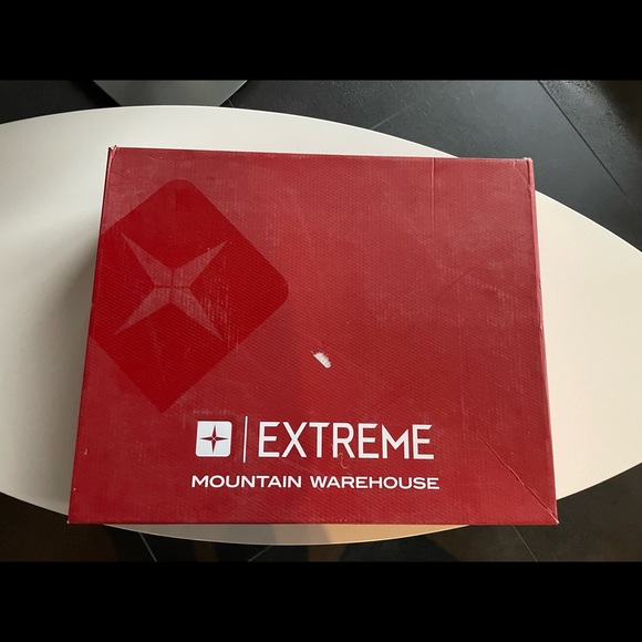 Womens Isoory Snow Boots - Picture 2 of 11